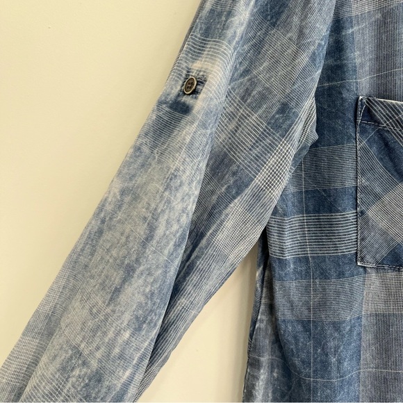 Bella Dahl blue plaid split back button front shirt distressed chambray medium - Picture 5 of 9